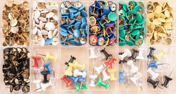 Plastic Doos Met Verschillende Veelkleurige Drukknopen Houten Ondergrond — Stockfoto