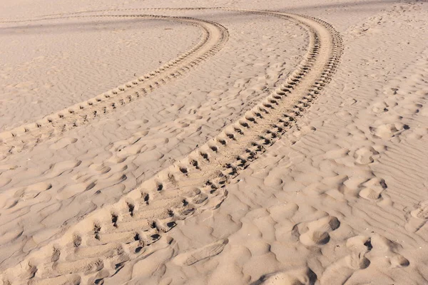 Pistas Neumáticos Larga Playa —  Fotos de Stock