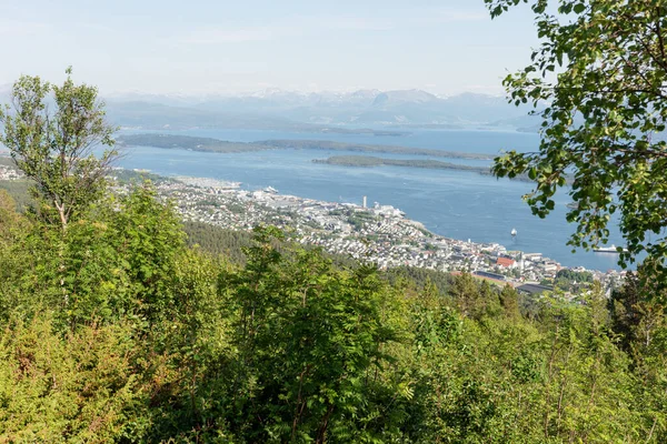 Küflenmiş hava panoramik görüntüsü. Molde, Romsdal 'da bir şehirdir. Norveç