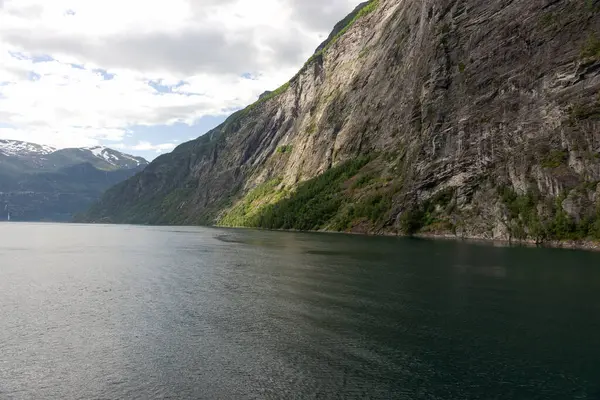 Geirangerfjord Montañas Vistas Desde Barco Noruega Destino Turístico — Foto de Stock