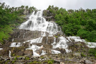 Norveç 'te şelale. Tvindefossen