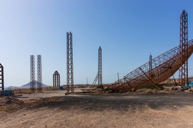 El Medano, Tenerife, Kanarya Adaları yakınlarındaki eski uydu çanağı. Kayıp Yer