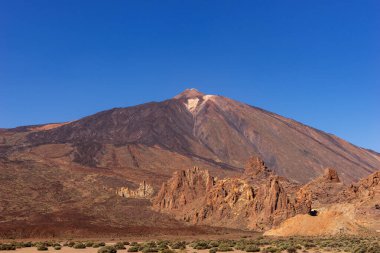 Ünlü Pico del Teide volkan zirvesinin manzarası. Tenerife Ulusal Parkı. Kanarya Adaları. İspanya