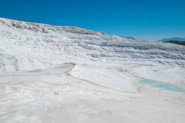 Pamukkale, doğal beyaz havuz dokusu. Türkiye