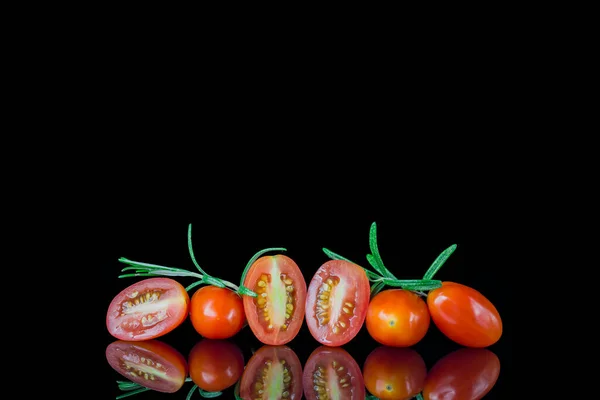 Ντομάτες Κόκκινες Απομονωμένες Μαύρο — Φωτογραφία Αρχείου