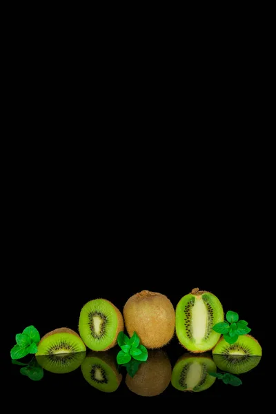 Stilleven Kiwi Fruit Tafel Zwarte Achtergrond — Stockfoto
