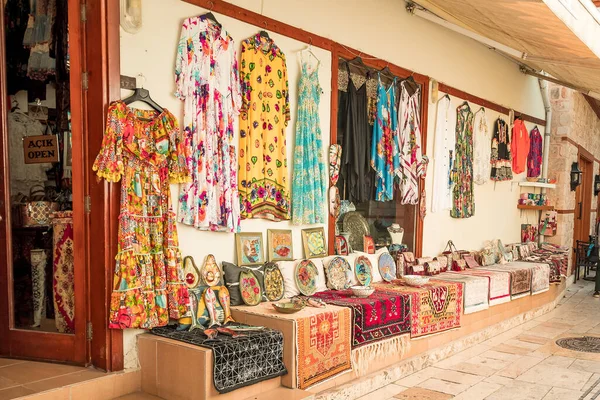 Türkiye 'nin Antalya kentindeki eski pazar caddesi