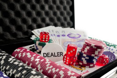 Poker fişleri, renkli kumarhane fişleri.