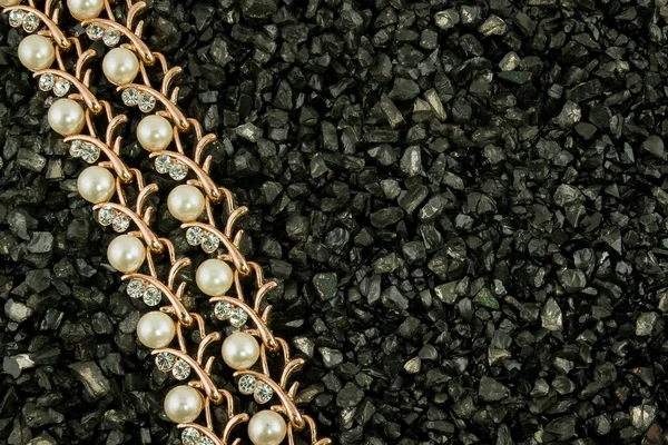 Ensemble Bracelet Avec Diamants Sur Fond Noir — Photo