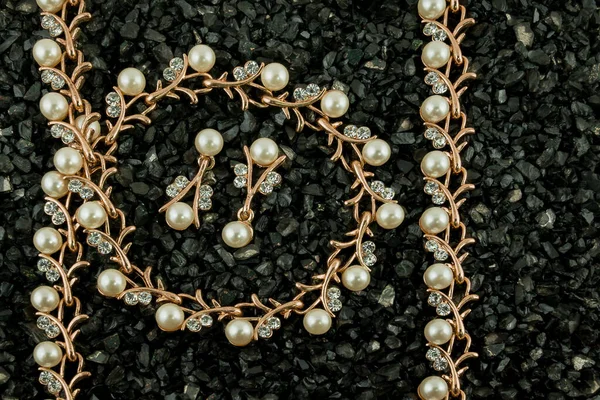 Set Braccialetto Oro Con Diamanti Sfondo Nero — Foto Stock