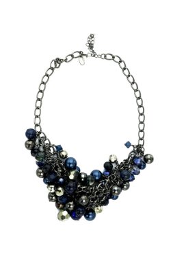 Güzel kolye beyaz arka planda..