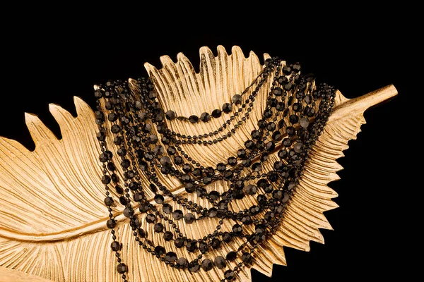 Necklace Isolated Black Gold Background — Stock Photo, Image