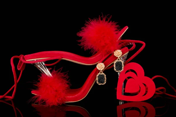 Сексуальне Червоне Спідничне Взуття Високому Каблуці Чорному Тлі — стокове фото