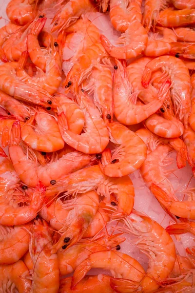 Stock image Background of fresh cooked prawns for sale at a market