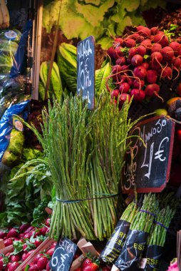 çok taze meyve ve sebze satışı için