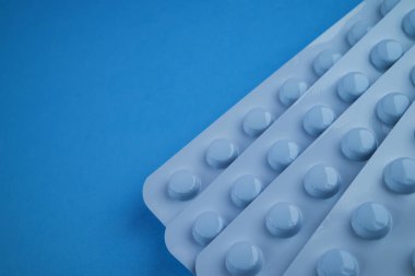 Arka planda hapların fotoğrafı