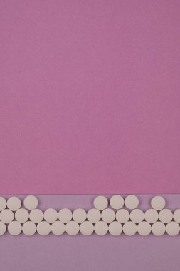 Arka planda hapların fotoğrafı