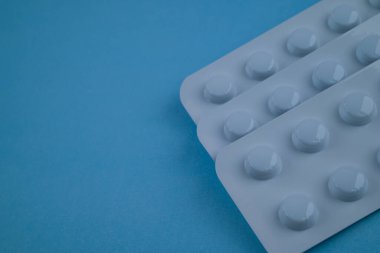 Arka planda hapların fotoğrafı