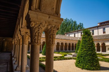 İspanya 'nın Burgos kentindeki Las Huelgas Manastırı' nın Roma Manastırı manzarası.