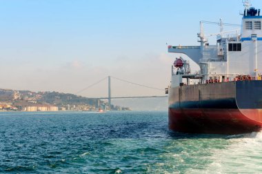 İstanbul, İstanbul ve Türkiye 'deki Boğaz Boğazı' nda yelken açan kargo gemisi