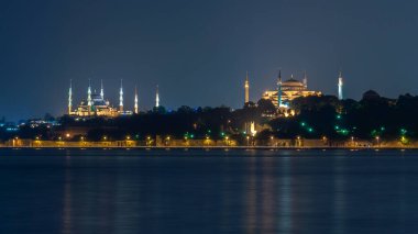 Tarihi yarımadanın gece manzarası, sultanahmet ve hagia sou