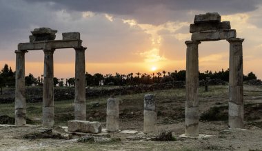 hierapolis Antik şehir kalıntıları