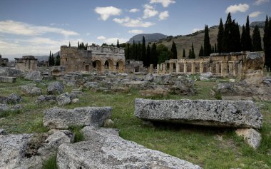 Hierapolis Antik Şehir Önü Yolu