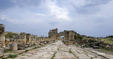 Hierapolis Antik Şehir Önü Yolu