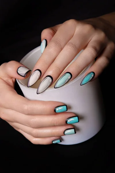 Kobiece Ręce Pop Art Stylu Manicure Kreatywna Sztuka Paznokci Tak — Zdjęcie stockowe