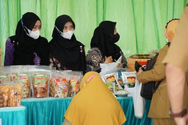 Blitar, Doğu Java, Endonezya - 5 Nisan 2022: Blitar, Doğu Java Çarşısı (Yerel Ürün Pazarı)