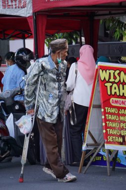 Taman Fındık Blitar 'daki Endonezya Gıda Pazarı' nda yiyecek satıcısı.