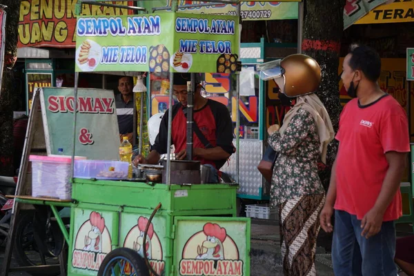 Vânzătorul Alimente Indoneziană Food Bazaar Taman Pecut Blitar — Fotografie, imagine de stoc