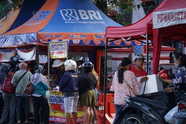 Vendedor Alimentos Indonesian Food Bazaar Taman Pecut Blitar —  Fotos de Stock