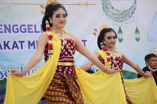 Blitar Java Oriental Indonesia Abril 2022 Javanese Realiza Danza Tradicional —  Fotos de Stock