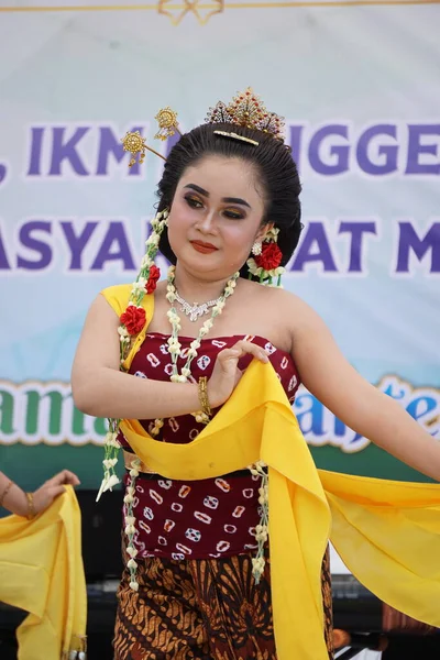 印度尼西亚东爪哇Blitar 2022年4月5日 爪哇人在表演印裔传统舞蹈 — 图库照片