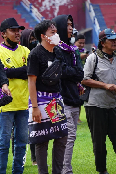 Persik Kediriの支持者 パーシクはインドネシアのサッカークラブの一つです — ストック写真