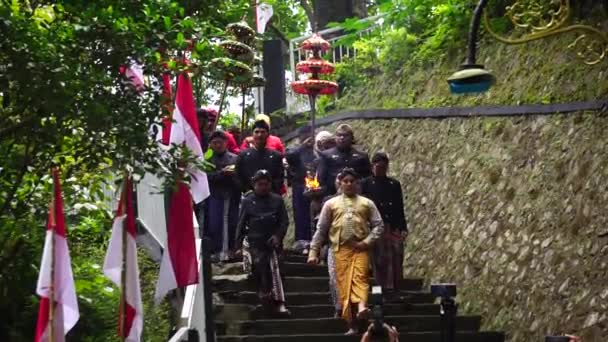 Церемония Сираман Седудо Водопаде Седудо Сираман Седудо Принимает Ванну Водопаде — стоковое видео