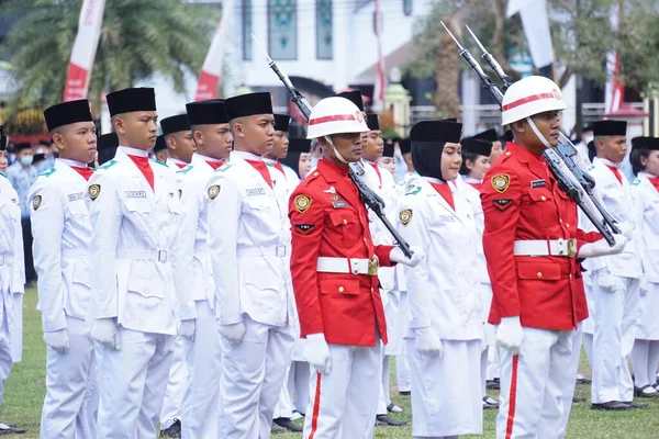 Levantador Bandeira Indonésio Paskibraka Cerimônia Dia Independência — Fotografia de Stock
