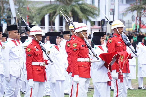 Indonéská Vlajková Loď Paskibraka Den Vyhlášení Nezávislosti — Stock fotografie