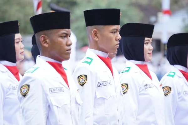 Indonesische Fahnenschwenker Paskibraka Bei Der Zeremonie Zum Unabhängigkeitstag — Stockfoto