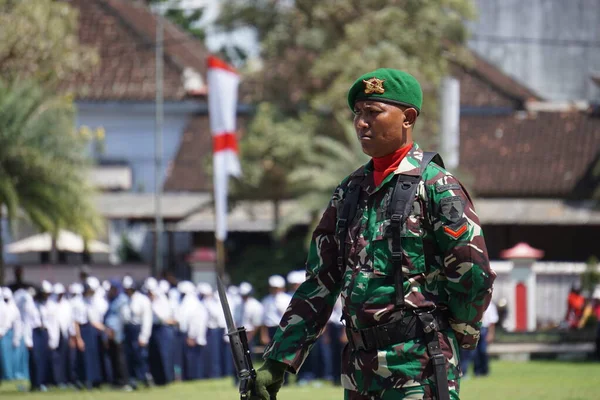 Indonesischer Soldat Bei Zeremonie Zum Unabhängigkeitstag — Stockfoto