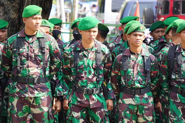 Tentara Indonesia Yang Bertugas — Stok Foto