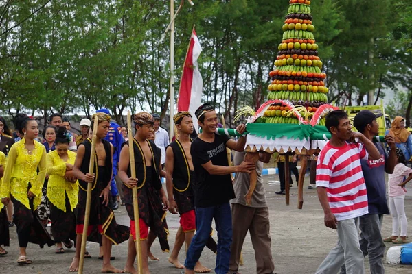 Ceremonia Laut Petik Plaży Tambakrejo Petik Laut Jest Jawajski Rybak — Zdjęcie stockowe