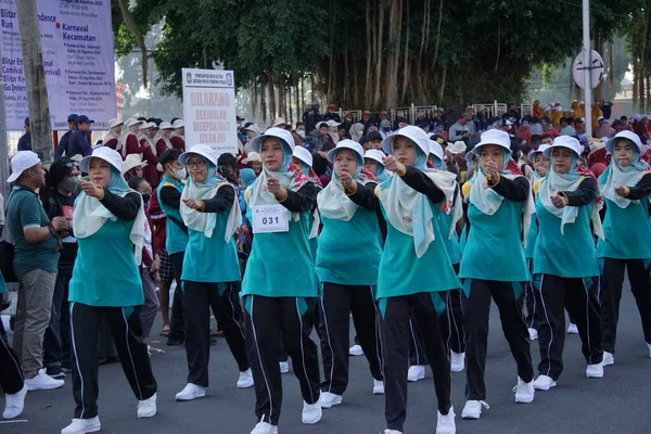 stock image Indonesian participating in marching (baris berbaris) to celebrate Indonesian independence day