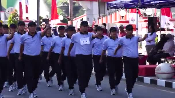 Індонезія Бере Участь Маршируванні Baris Berbaris Честь Дня Незалежності Індонезії — стокове відео