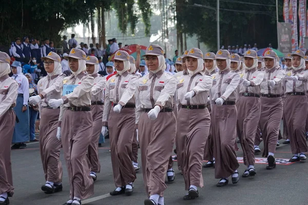 Indonesian Senior High School Students Uniforms Marching Celebrate Indonesian Independence — Stock Photo, Image