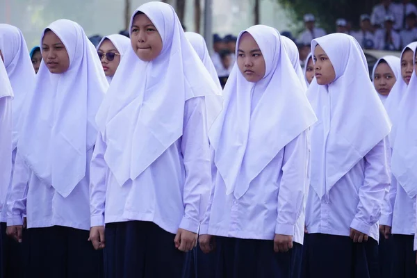 Индонезийские Школьники Участвуют Марше Baris Berbaris Честь Дня Независимости Индонезии — стоковое фото