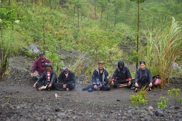 Larung Sesaji Dziękczynienie Jawajskie Gunung Kelud Larungan Jest Jednym Tradycyjnego — Zdjęcie stockowe