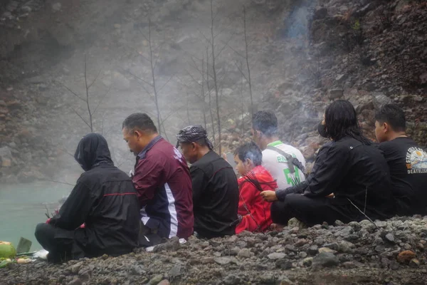 Larung Sesaji Dziękczynienie Jawajskie Gunung Kelud Larungan Jest Jednym Tradycyjnego — Zdjęcie stockowe