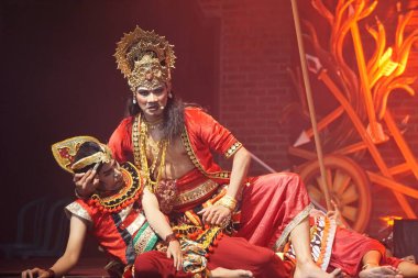 Krishna harimurti (Krishna, liderin ustası) isimli Kresnayana tiyatrosu).